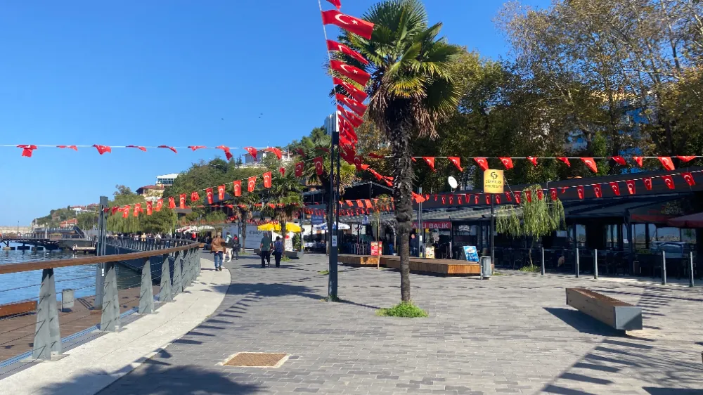 Fırsat bilen sahilin tadını çıkarttı