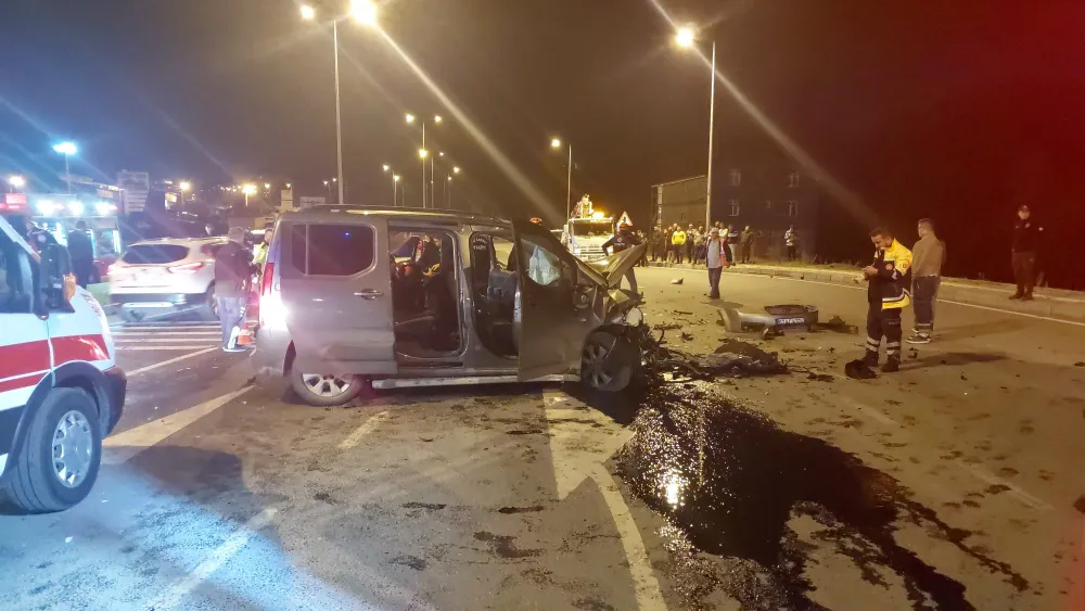 Sanayi kavşağında feci kaza 