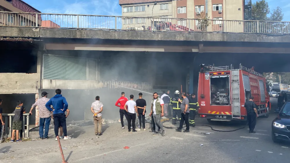 Boş dükkanda yangın çıktı
