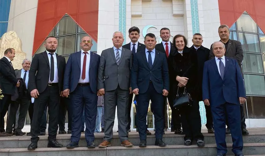 İttifak olacak mı? MHP aday adayları genel merkezde…
