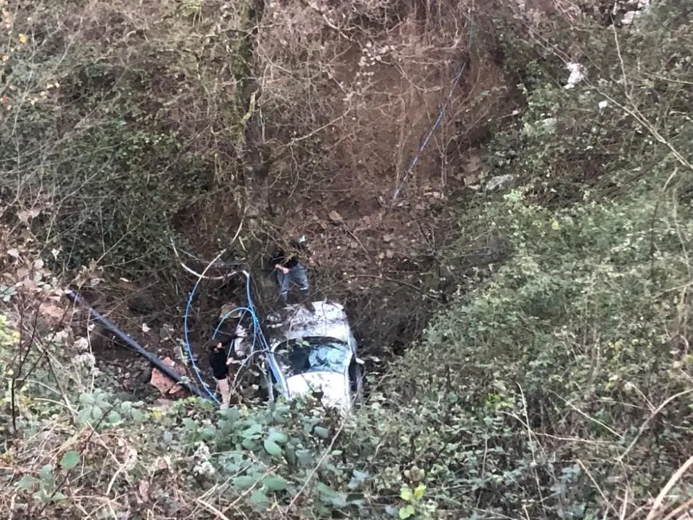 Feci kaza! 20 metreden uçuruma yuvarlandı