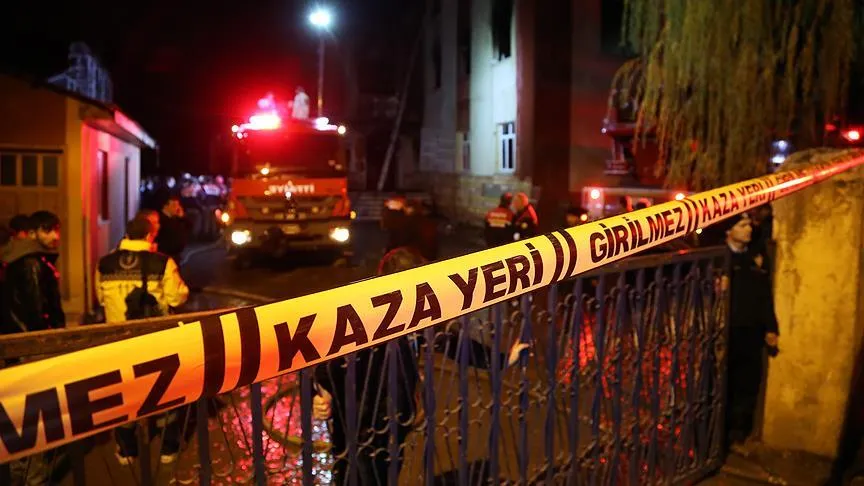 Islak yolda kayıp takla attı: 1 yaralı