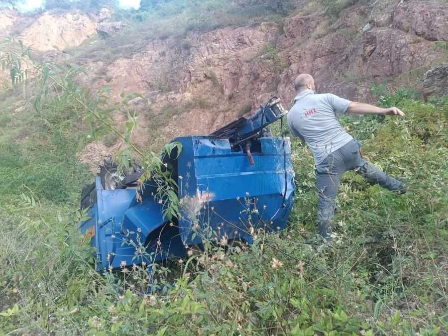 Pat pat uçuruma yuvarlandı:1 Kişi hayatını kaybetti