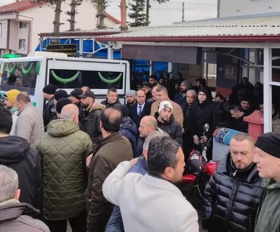 Trafik kazasında hayatını kaybetti