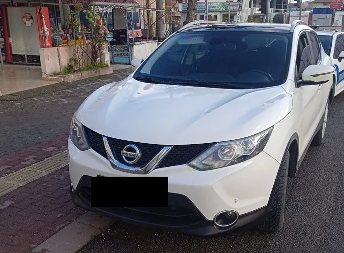 Sahte plaka ile polise yakalandı