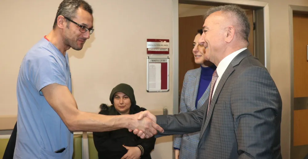 Sesli ve ekibine sağlıkçılardan sıcak karşılama