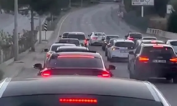 İki ayrı konvoy yolları kapadı