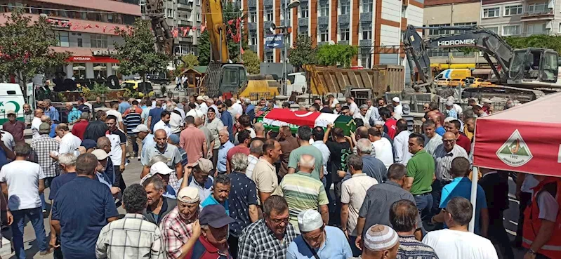 Devrekli şehidin annesi son yolculuğuna dualarla uğurlandı
