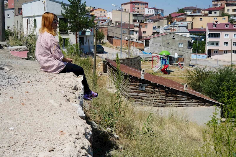 İstinat duvarı yapılmasını isteyen mahalle sakinlerinden belediyeye sert tepki: 