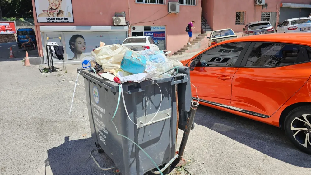Çöp kutusunda nüfus cüzdanı fotokopileri bulundu