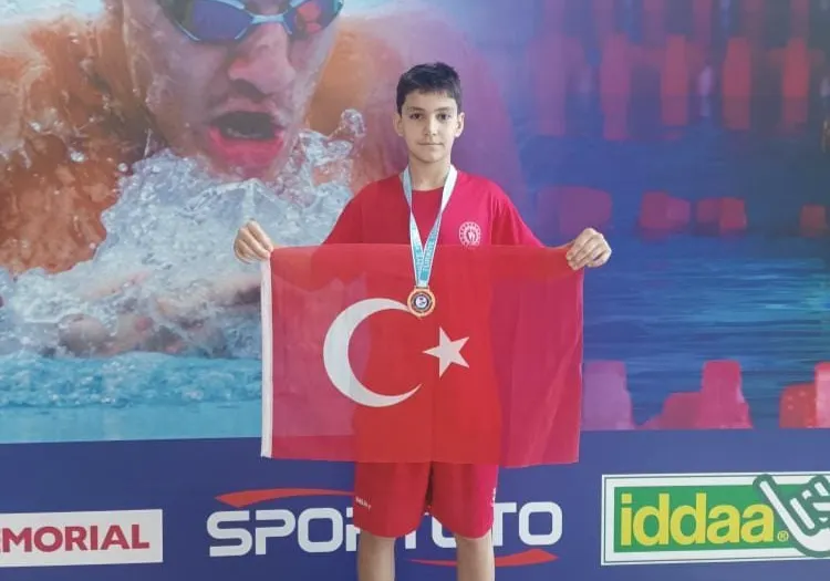 Genç Yüzücü Salih Tığlı’dan Türkiye Finalinde Üç Başarı