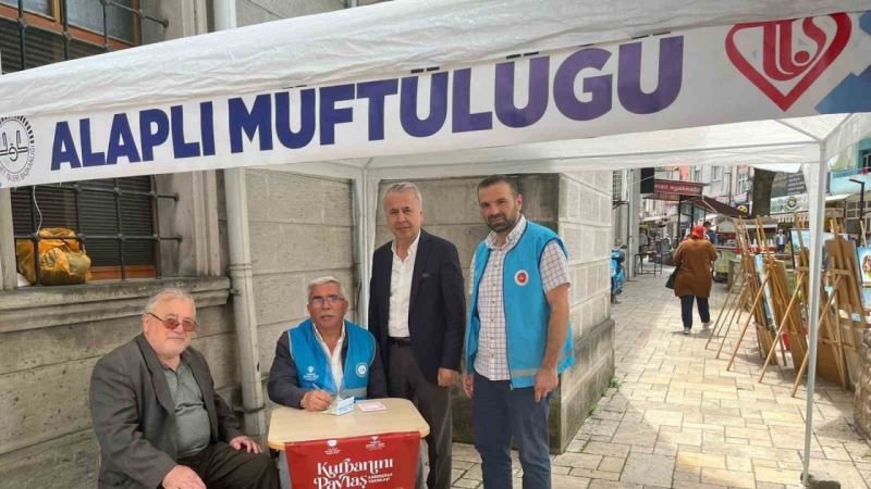 Alaplı Müftülüğü vekalet yoluyla kurban bağış standı açtı