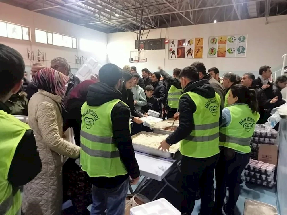 Bağlar Belediyesinden 25 bin deprem mağduruna barınma, yemek ve sosyal destek