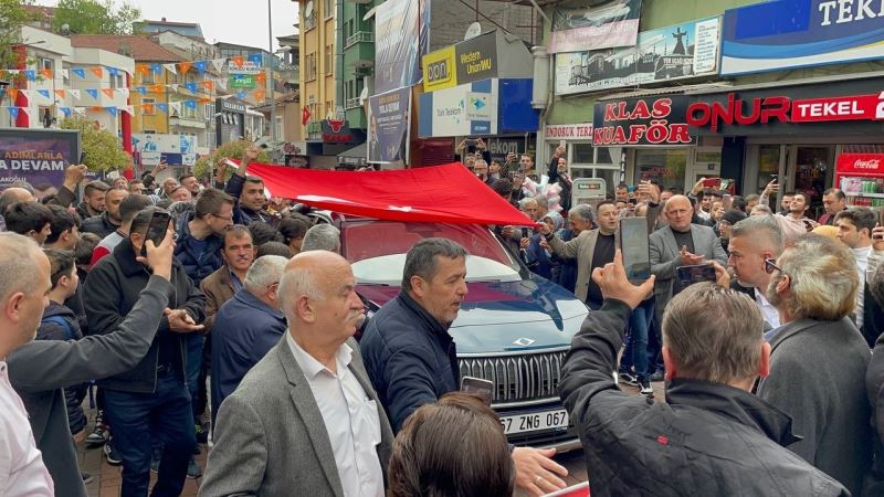 Belediye Togg’u beğenen halka hakaret etti