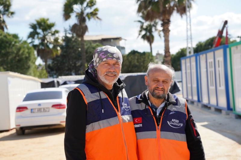 Karabüklü gönüllüler depremzedelerin yaralarını sarıyor