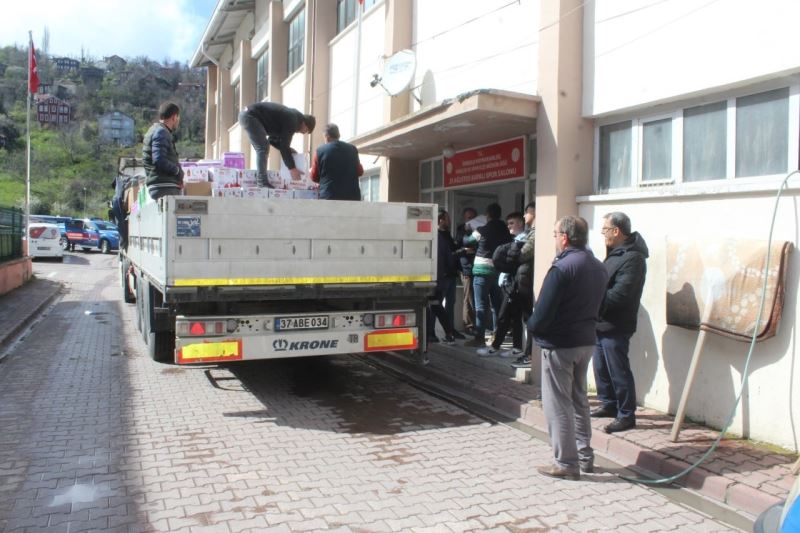 Kastamonu’dan deprem bölgesine Ramazan kolisi yardımı