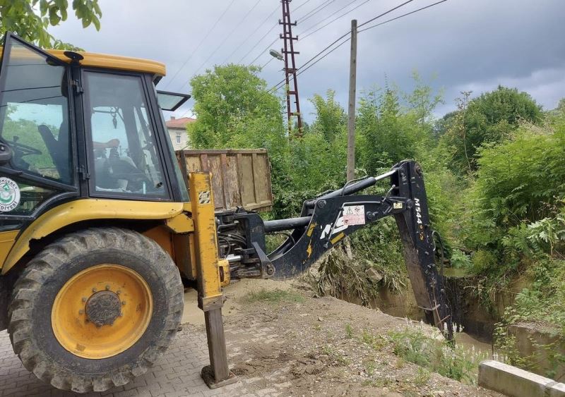 Sağanak yağış uyarısı emniyet ekiplerini teyakkuza geçirdi